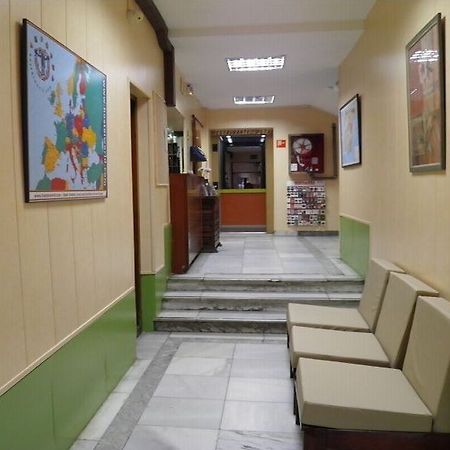 Nuria Hostal มาดริด ภายนอก รูปภาพ