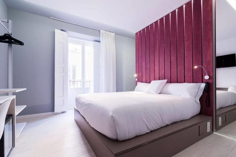 Nuria Hostal มาดริด ภายนอก รูปภาพ