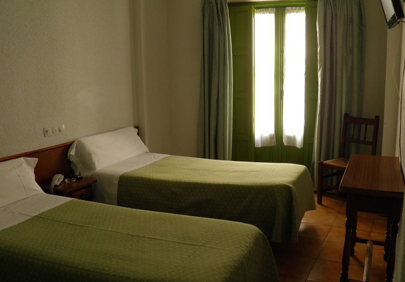 Nuria Hostal มาดริด ภายนอก รูปภาพ